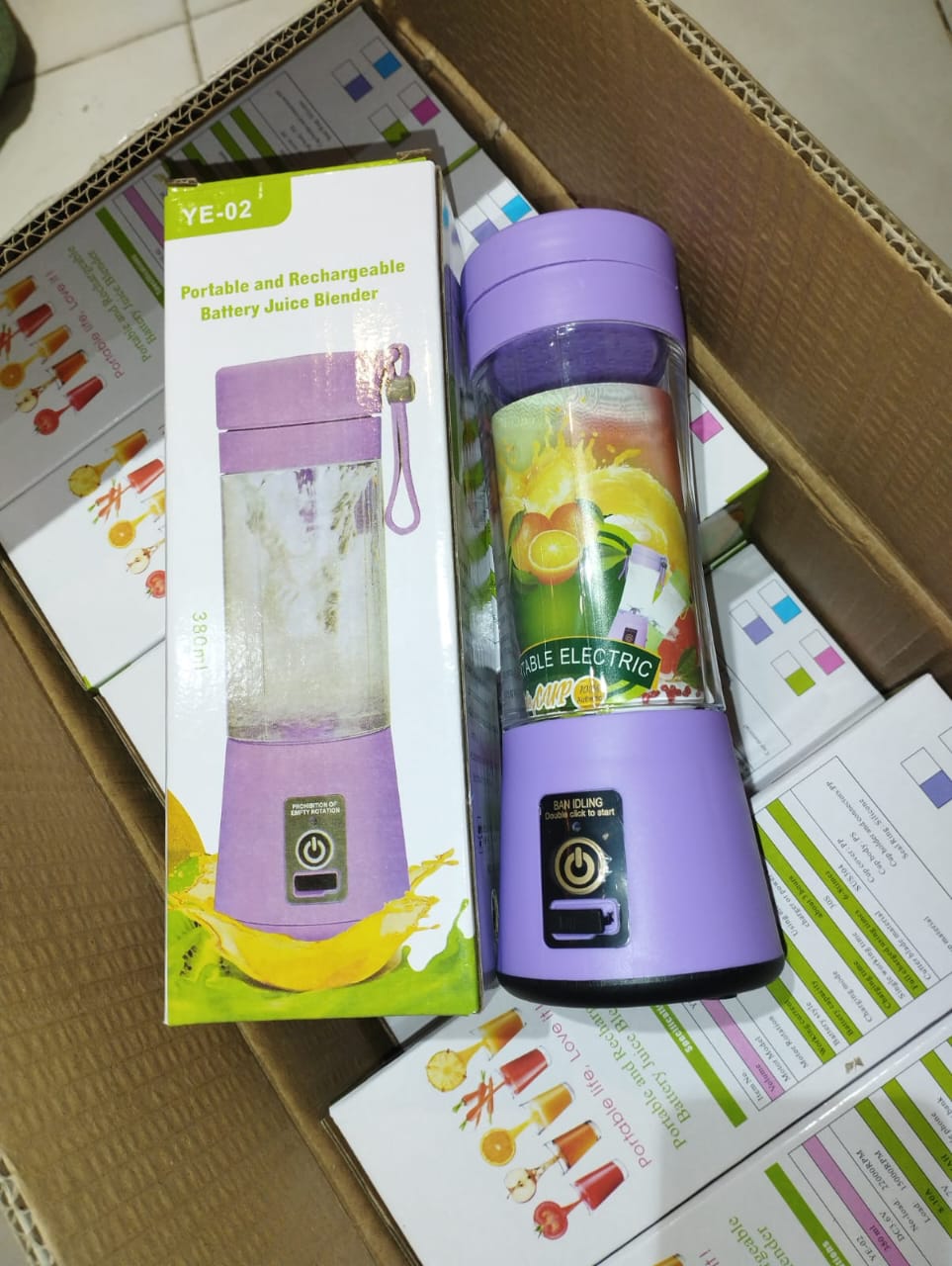 USB Rechargeable Mini Juicer Blender – 6 Blades 380ML Portable Smoothie Maker - Image 4