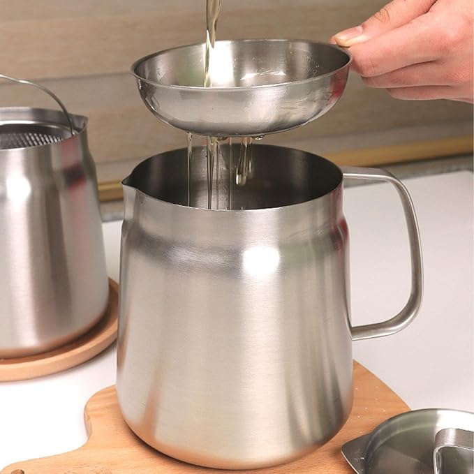 Stainless Steel Oil Filter Pot with Strainer – 304 Kitchen Oil Fryer & Storage Vessel (1.5L) - Image 3