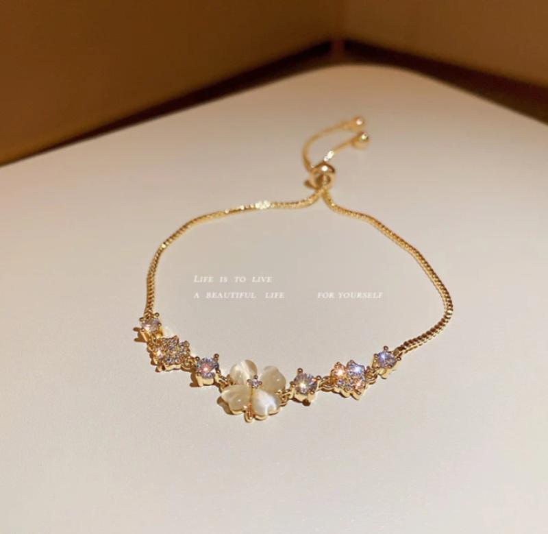 1 Pc Gold Plated Flower Charm Bracelet - Image 2