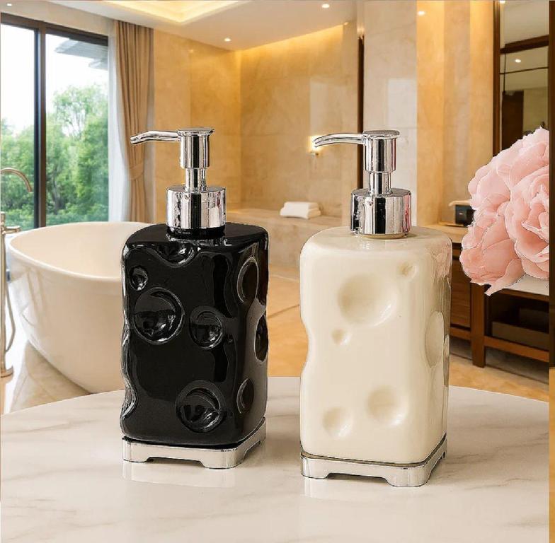 Premium Refillable Soap Dispenser Bottle – Bathroom Liquid Soap, Shampoo & Lotion Pump Container 4 Smart Home, Kitchen & Everyday Gadgets | XTylr Premium Refillable Soap Dispenser Bottle – Bathroom Liquid Soap, Shampoo & Lotion Pump Container - Image 4