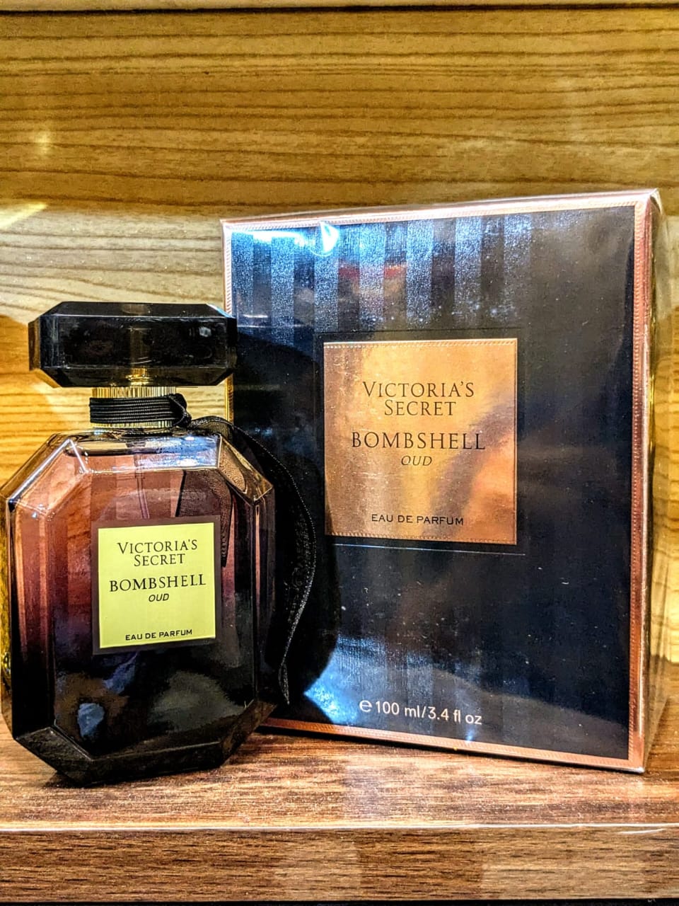 Victoria’s Secret Bombshell Oud Eau de Parfum – 50ml 5 Smart Home, Kitchen & Everyday Gadgets | XTylr Victoria’s Secret Bombshell Oud Eau de Parfum – 50ml - Image 5