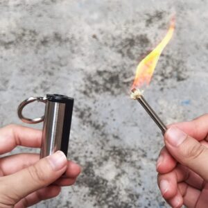 Outdoor Flint Fire Starter Keychain – Emergency Survival Spark Tool